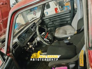 ремонт салона классического автомобиля в Nice Garage